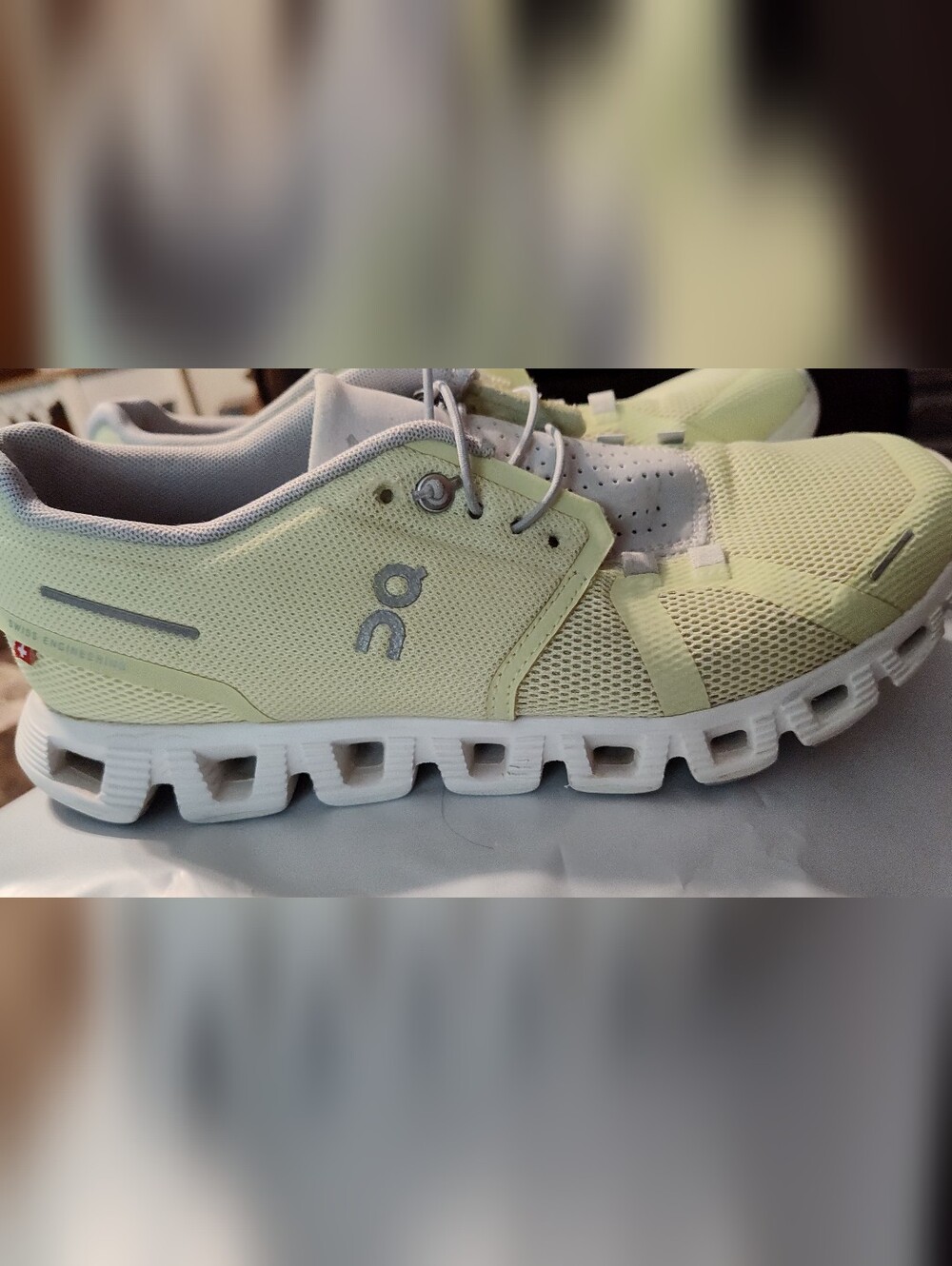 On Cloud Size 9 Lightweight Women's Running Sneakers in Frost Yellow. GUC.